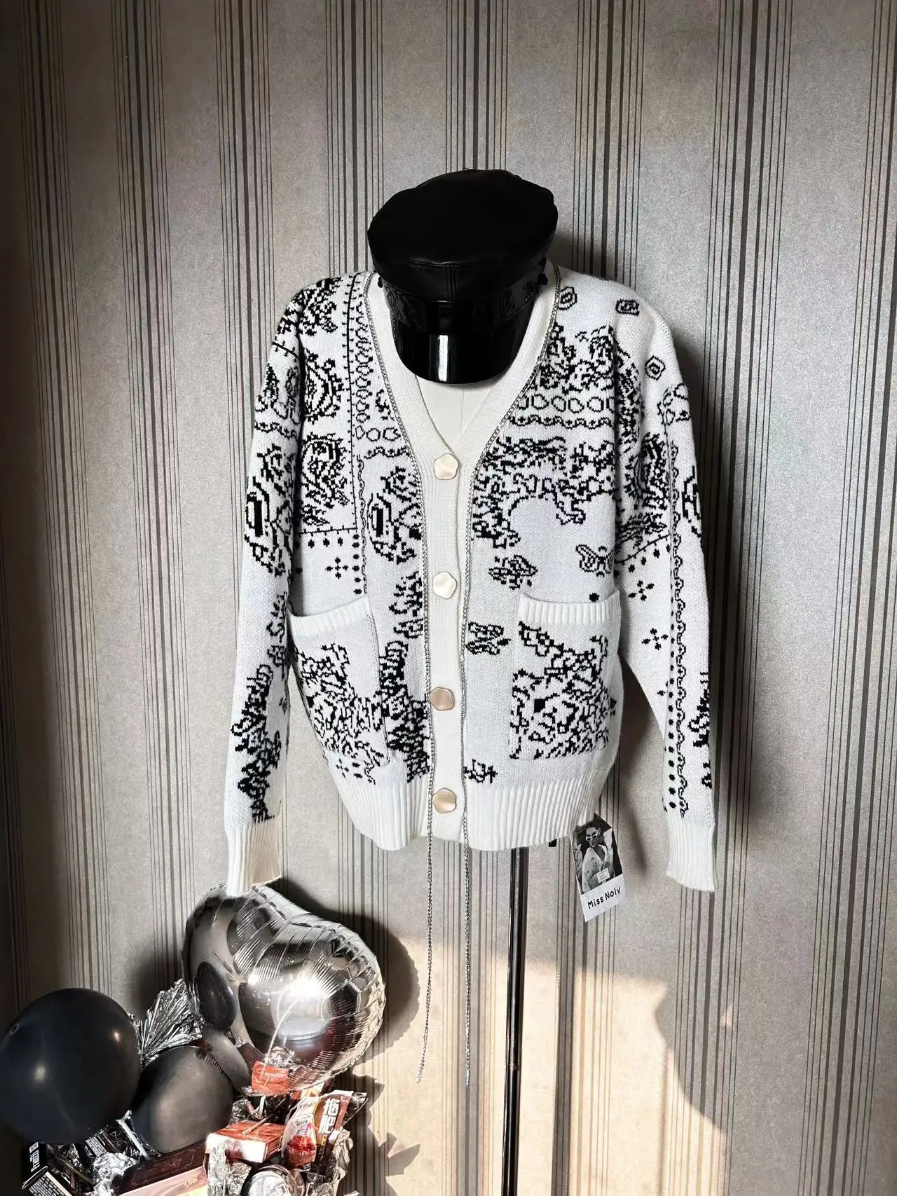 

Soft V-Neck Knitted Open Cardigan Autumn Winter New Style Lazy Wind Water Ink Pattern Design Women's Sweater Jacket C22