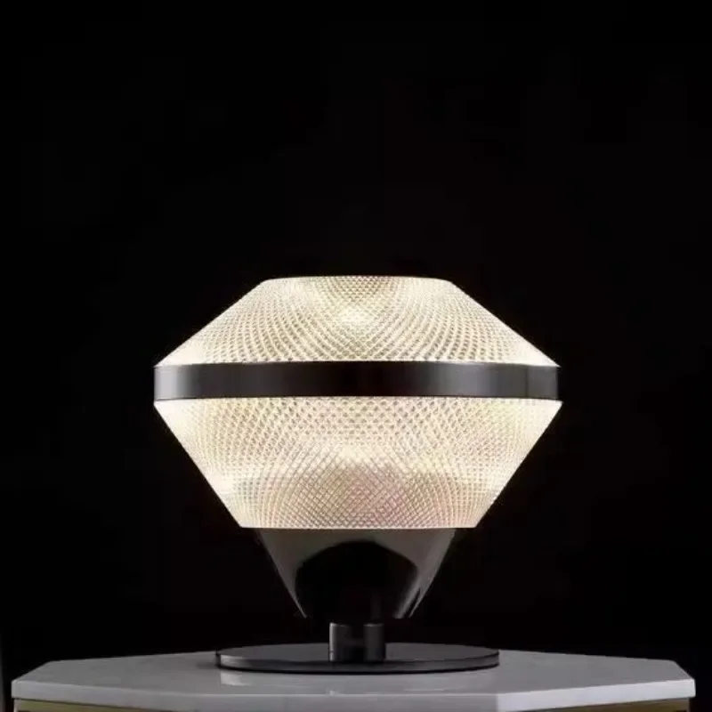 Light luxury desk lamp designer living room study bedroom bedside lamp atmosphere night light simple art decorative desk lamp