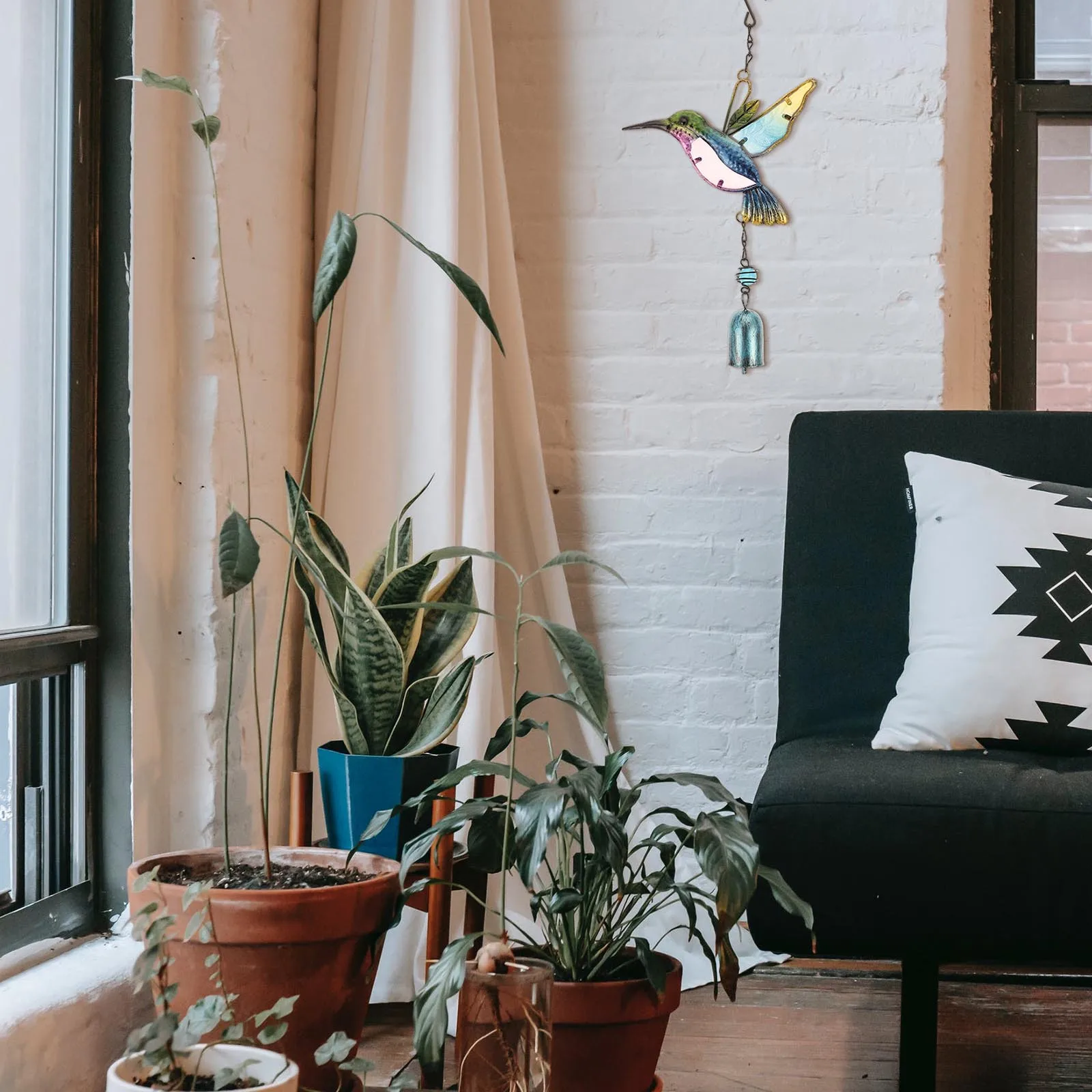 

1Pcs Hummingbird Wind Chime Iron Glass Hanging Decor Vintage Home Decorative Bell Entry Door Chime Decoration