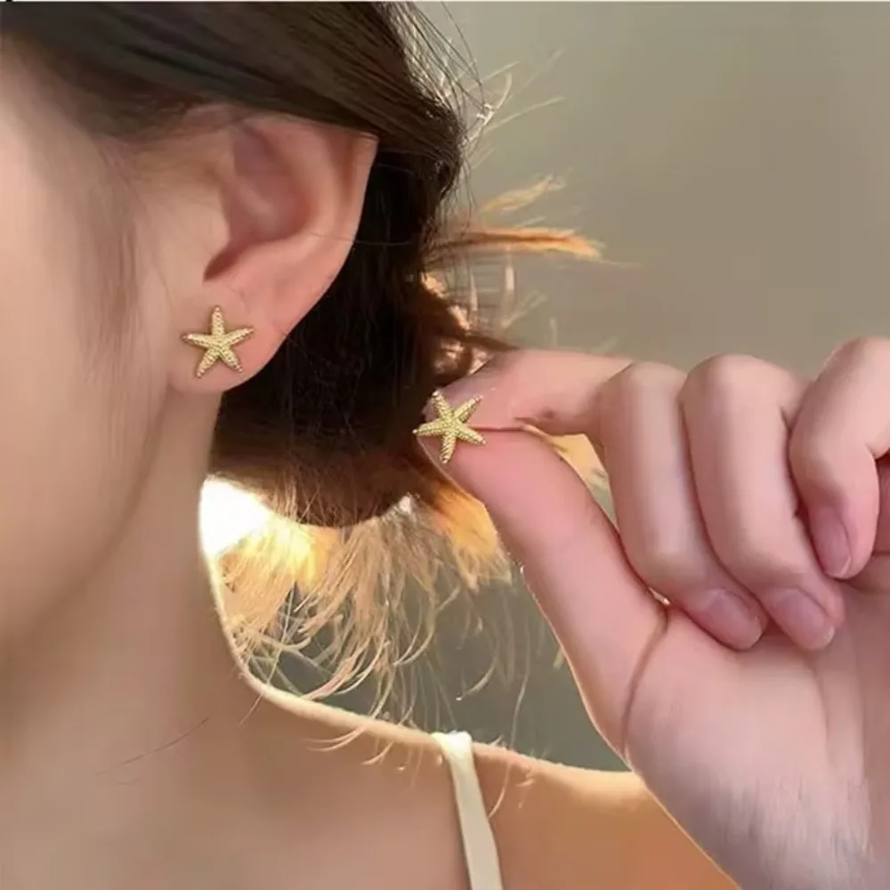 Korea Trendy Gold Color Stereo Simulation Starfish Earrings Personality Charms Stud Earrings for Women Jewelry Gifts Accessory