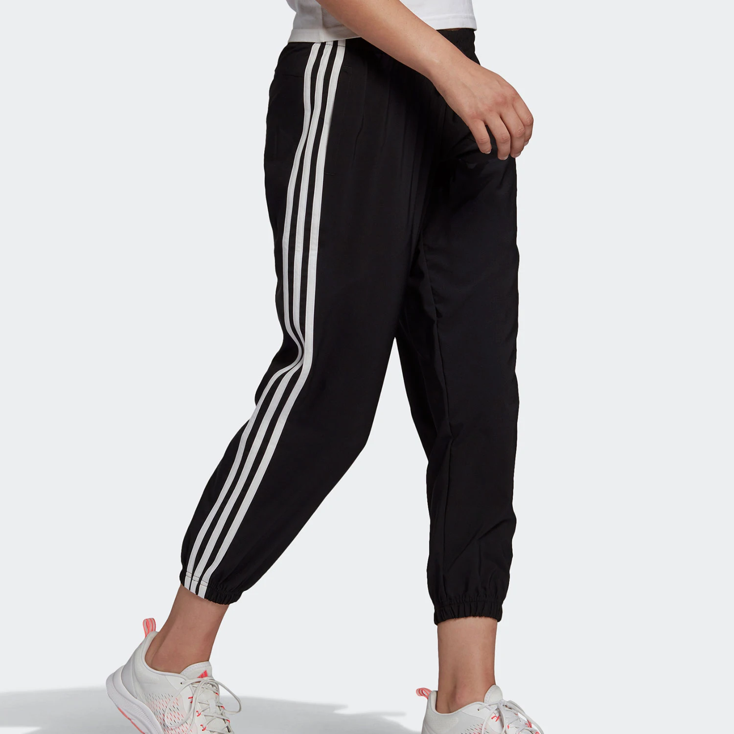 

adidas genuine Seasonal 3-Stripes Women's Sport Ankle Pants GM5559