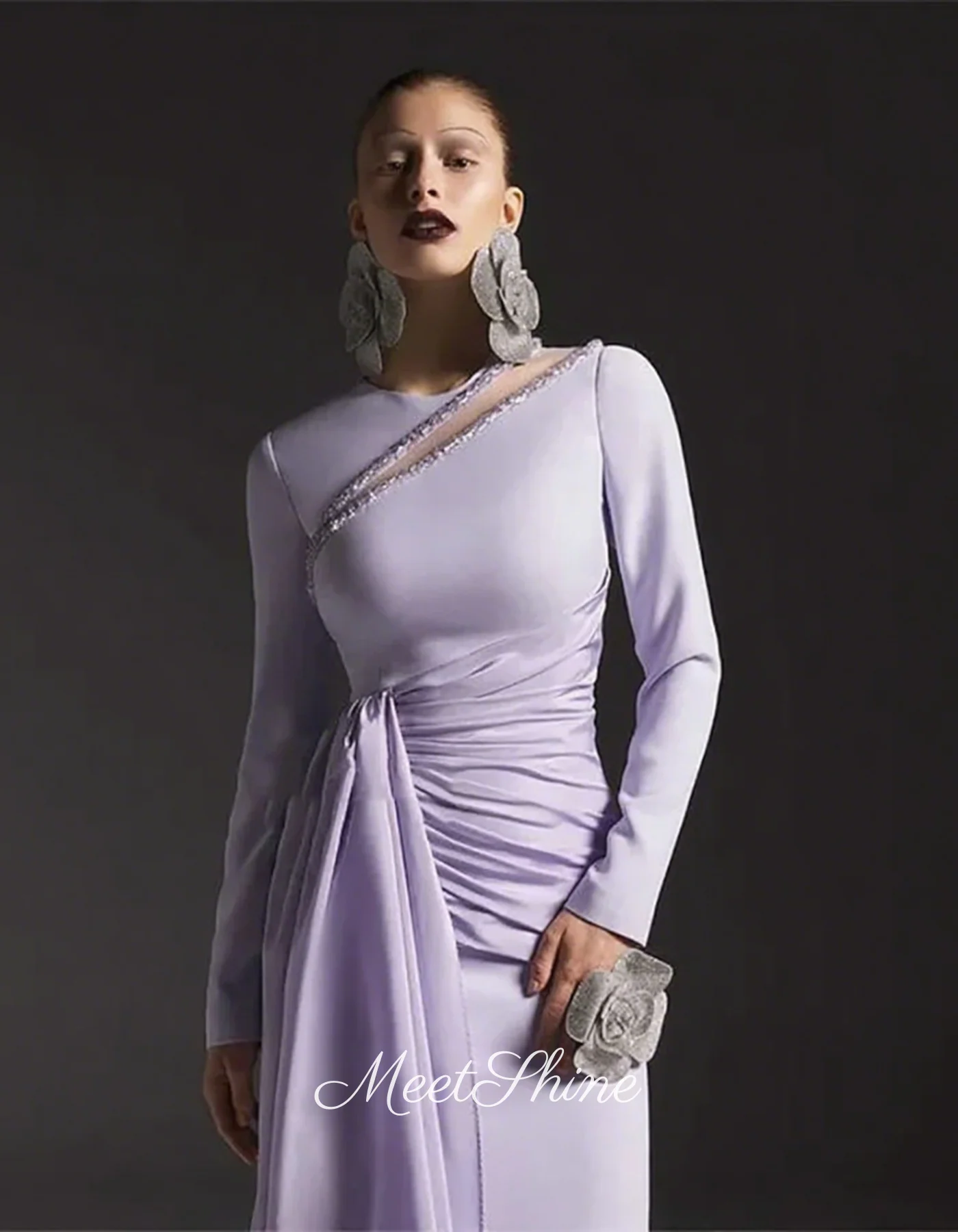 高級ドバイストレートラリックサテンイブニングドレスエレガントな長袖Oネックフロアレングススイープトレインウエディングドレスセレブドレス