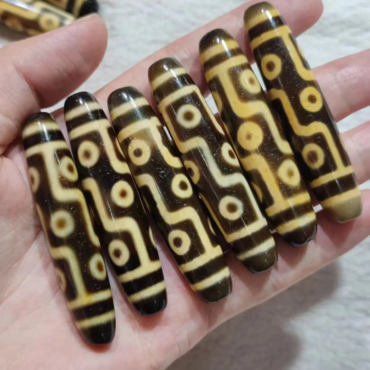 

1pcs/lot natural nine-eye pattern old agate dzi Yellow teeth Old material Weathering lines 58mm diy pendant Collarbone necklace