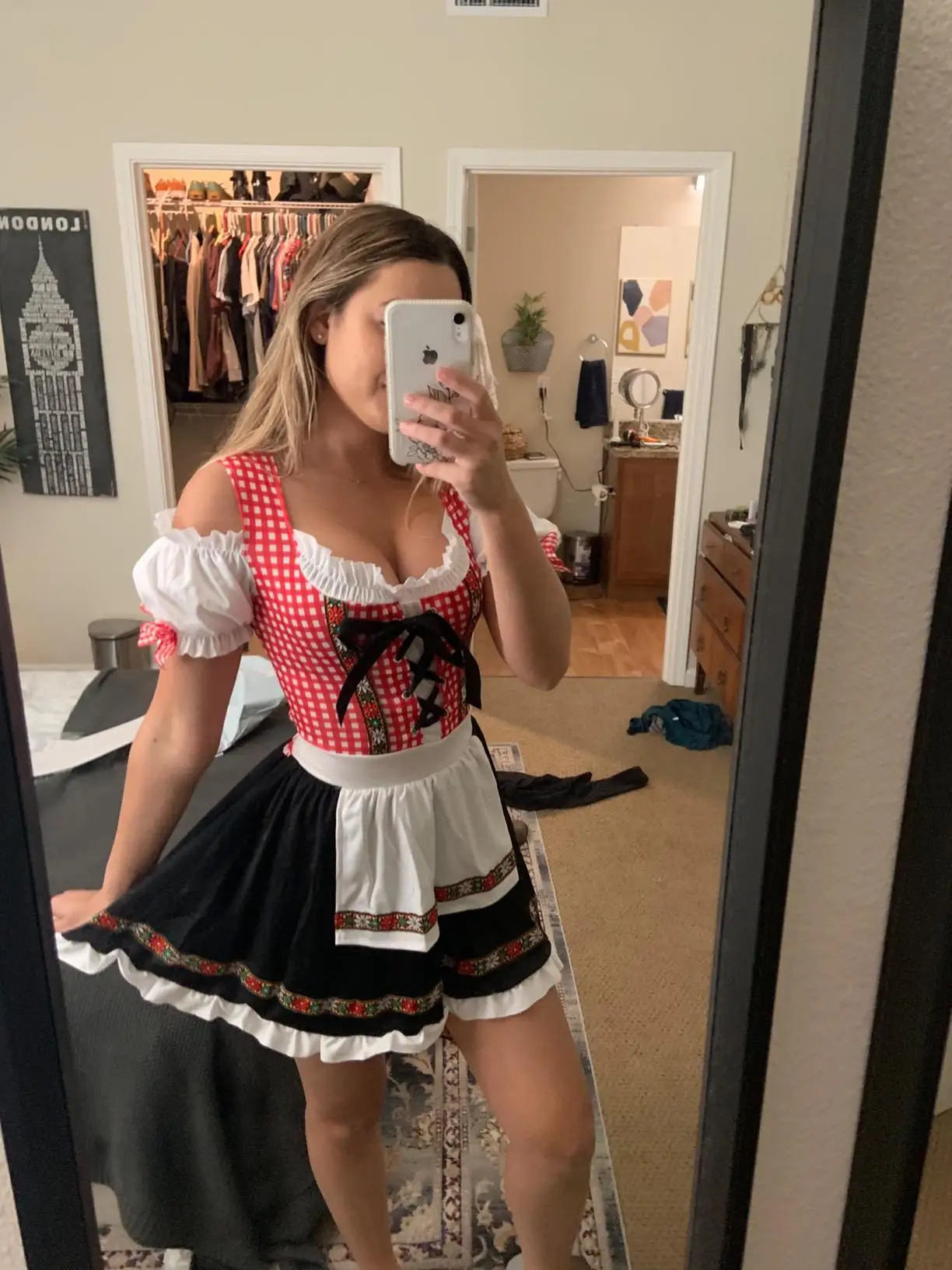 Beer Garden Babe Oktoberfest Costume for Women Dirndl German Dresses for Halloween Festival Bavarian Costume Beer Carnival