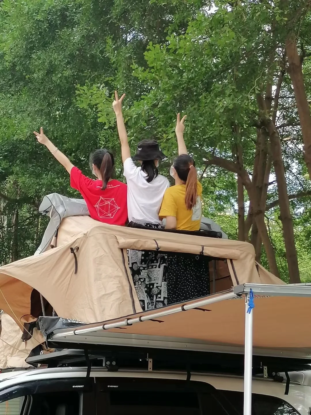 Canvas RTT Roof Top Tent for Sleeping on Car Top 2 to 3 People on Roof Rack New Design Tray Tent Water Proof Trailer Tent