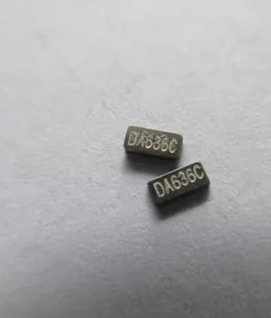 Original passive surface-mount crystal oscillator FC-135 3.2x1.5mm 2-pin 3215 32.768K