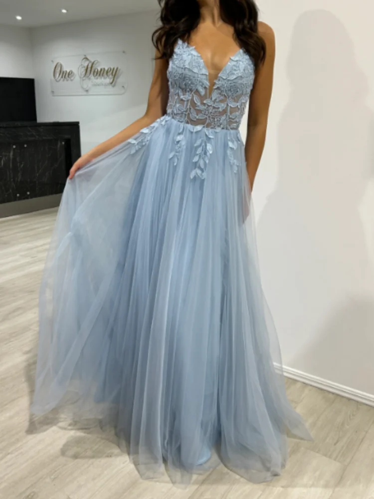 Light Blue A-line Tulle Evening Gowns V-neck Spaghetti Straps Backless Appliques Valentine\'s Day Beautiful Formal Evening Dress