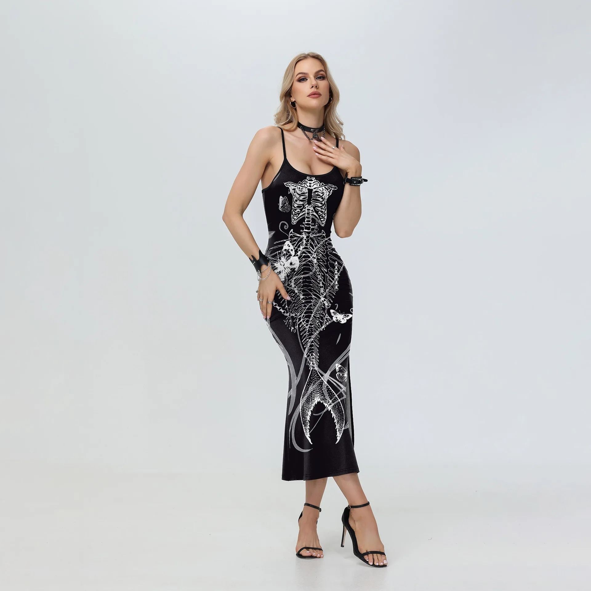 Punk-Skelett-Schmetterlings-Print Schwarzes Langes Kleid Damen Goth-Träger-Maxikleid Sexy Ärmelloses Schlitz-Bodycon-Nachtclub-Outfit