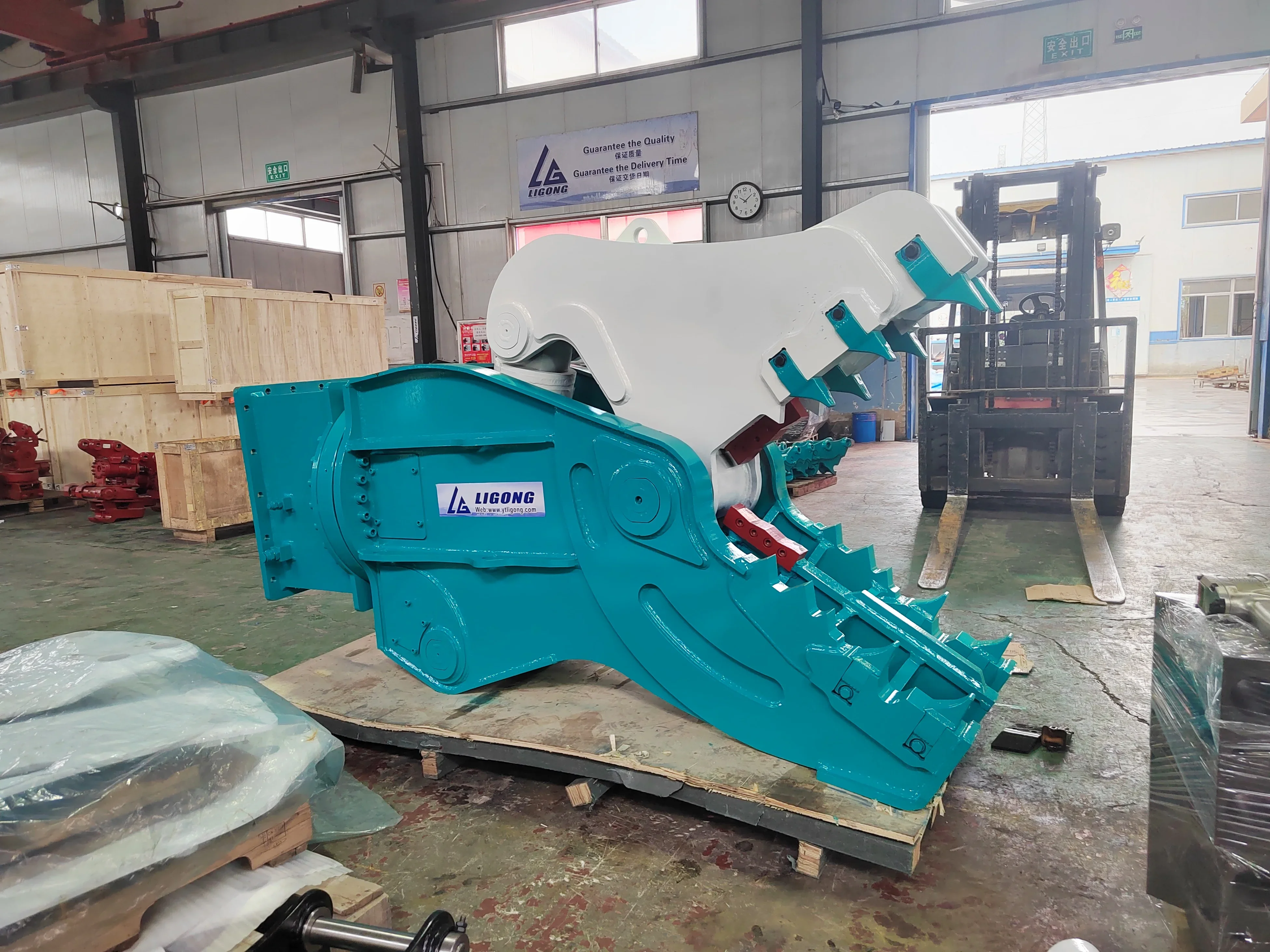 Construction machinery parts concrete crusher,concrete pulverizer,hydraulic rotating pulverizer for SY330C excavator