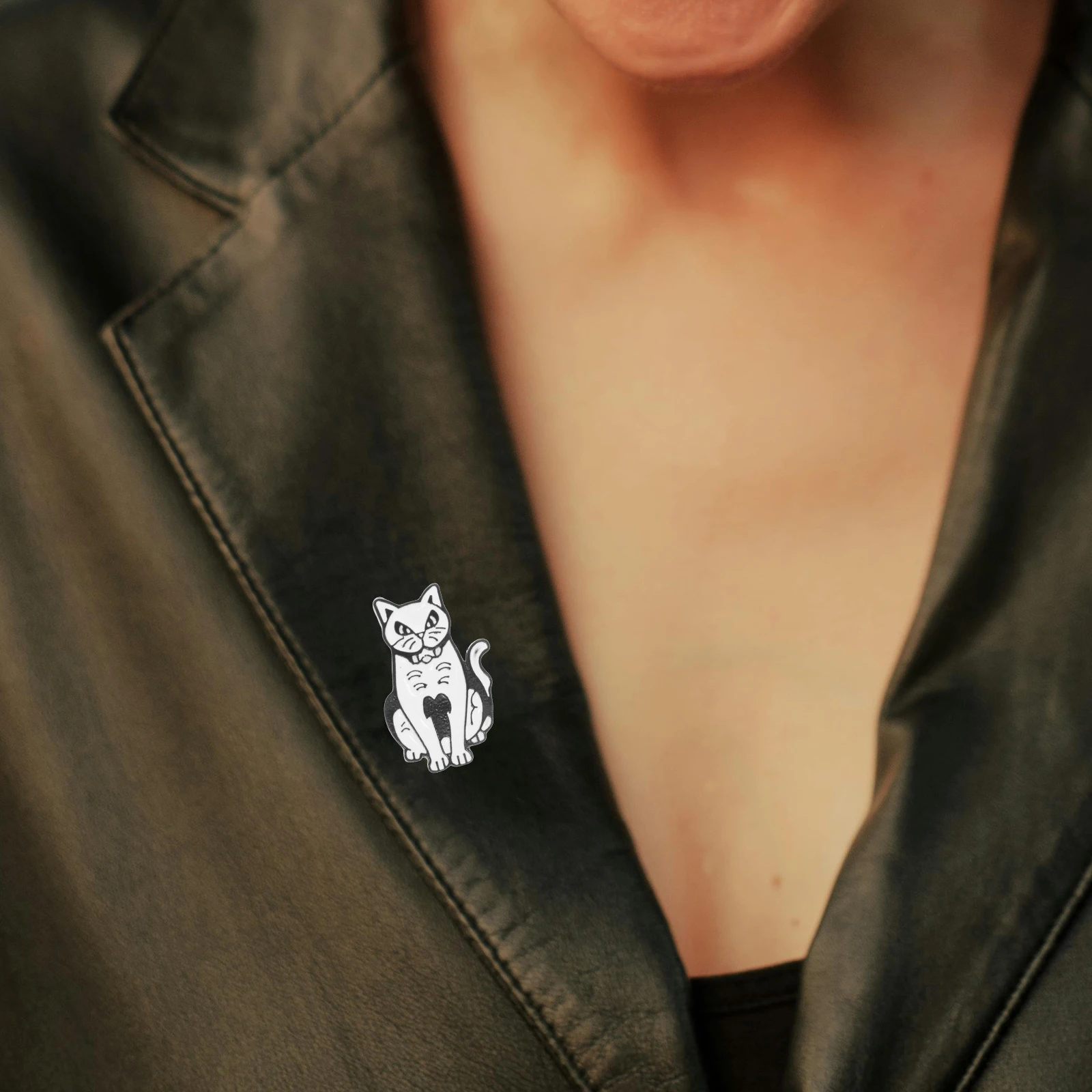 

Cute Cat Brooch Kitten Alloy Women Backpacks Cartoon Lapel Pins Funny Metal Cat Cool Pins Hats Clothing Accessories Kawaii