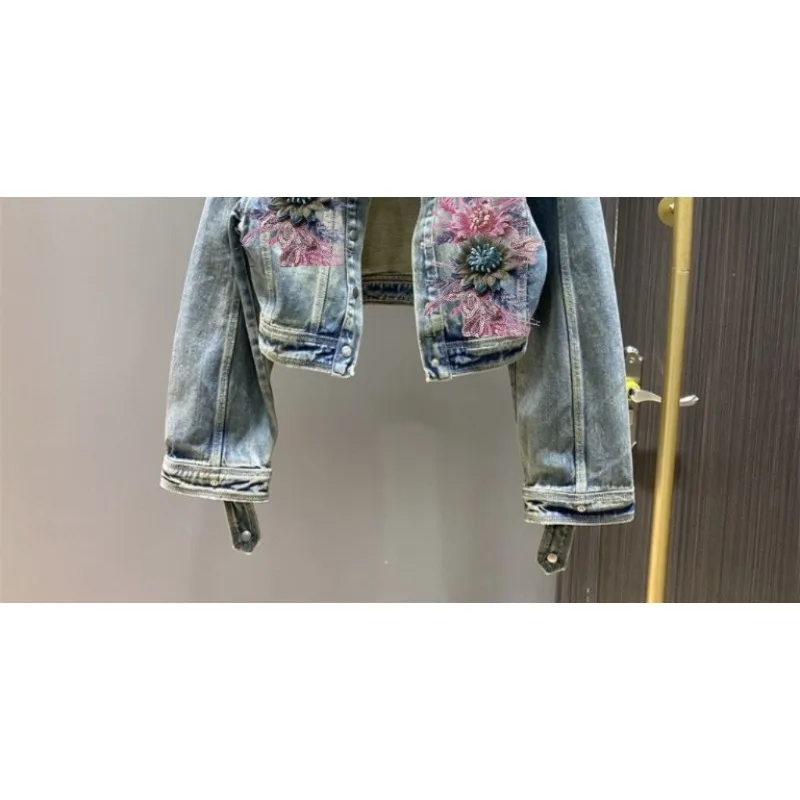 La nueva chaqueta vaquera corta Retro estilo Hong Kong de primavera es holgada y adelgazante, chaqueta con cuello levantado, moderna y individual
