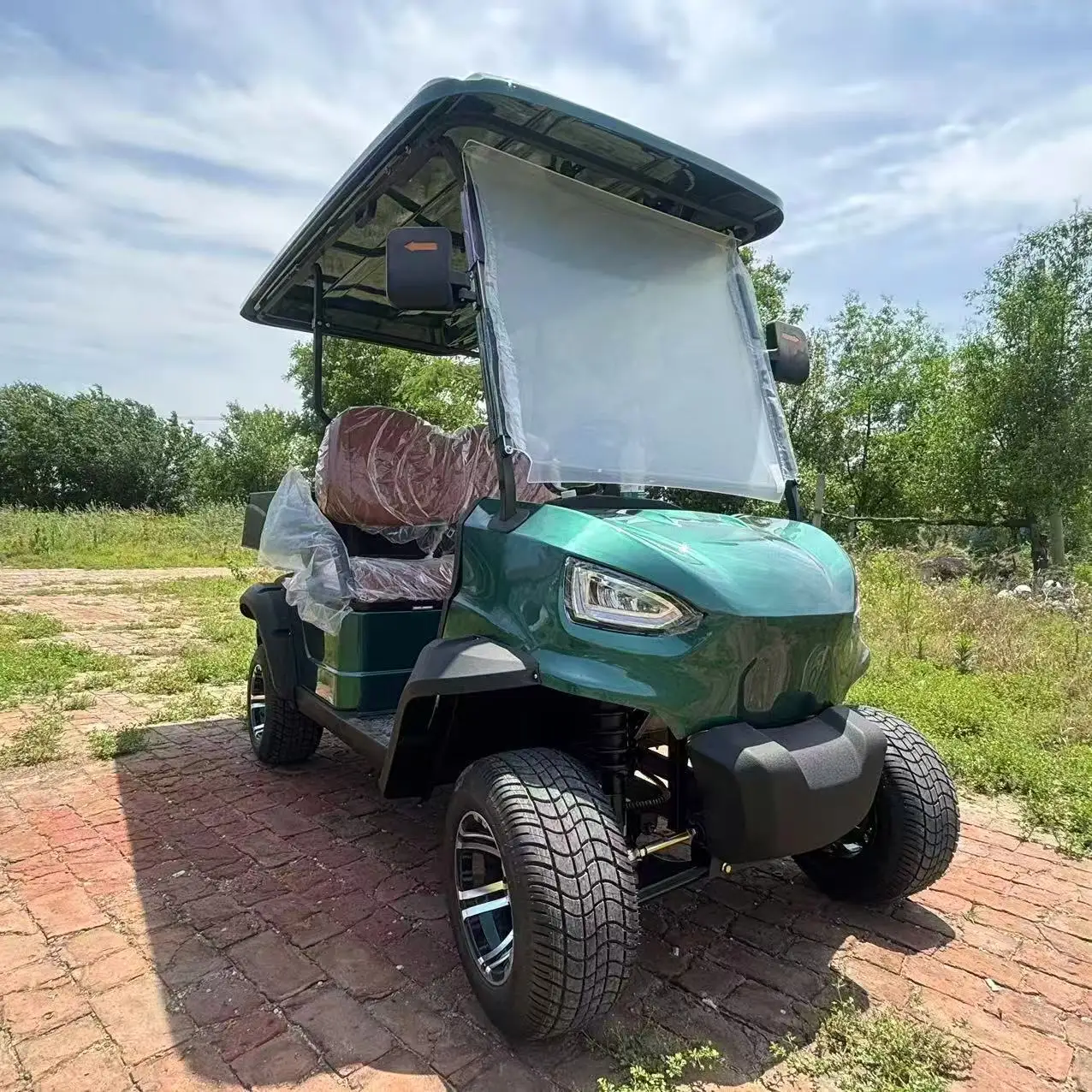 Fournisseur fiable de véhicules de chasse, de voitures de tourisme et de scooters électriques 48V/72V à 2, 4, 6 ou 8 places, 4000W/7000W, chariots de golf électriques