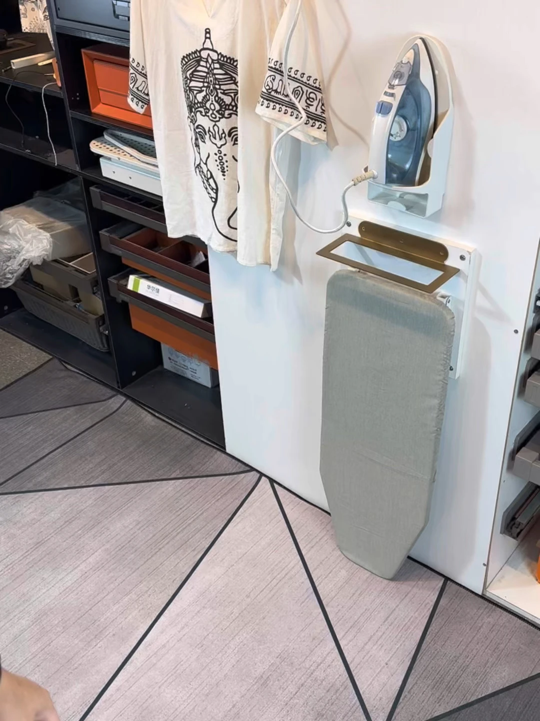 planche-a-repasser-dissimulee-pour-usage-domestique-support-de-fer-a-repasser-avec-glissiere-amortissante-organisateur-de-placard-pour-vetements-et-fer-a-vapeur