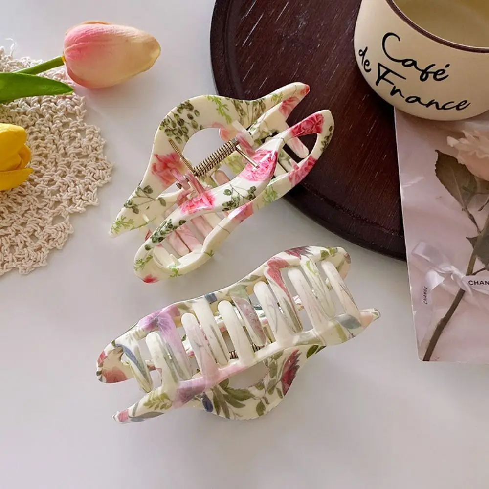 

Sweet Acrylic Cloud Shape Hair Claw Korean Style Hollow Hollow Claw Clip Hairpin Hair Accessories Geometric Shark Clip Wash Face