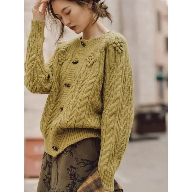 

Super Nice Top With Fashionable Cow Horn Buckle Yellow Base Sweater For Autumn And Winter Women, Korean Style Instagram Style