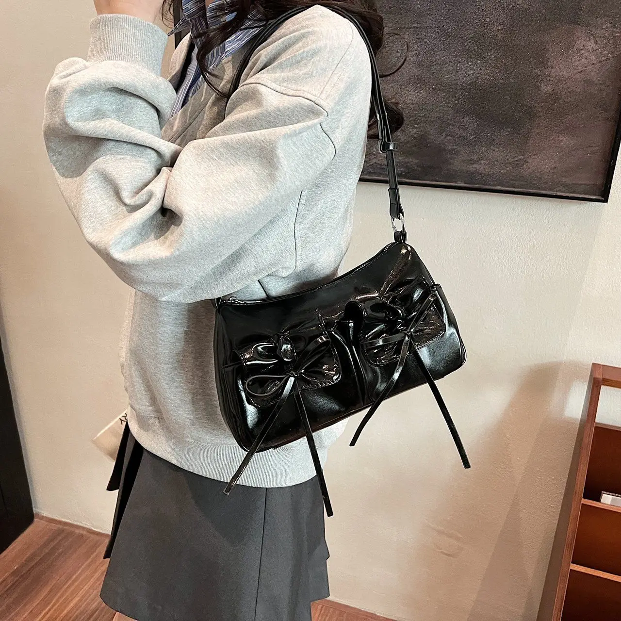 

Hot Girl Bow Pleated Handbag Women Multi Pocket Leather Large Capacity Shoulder Bags Ladies Solid Color Sweet Underarm Bag 2025