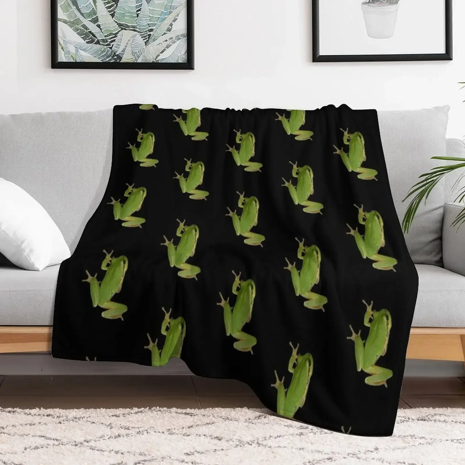 

Cute Climbing Green Tree Frog Vector Art Throw Blanket halloween Furry Multi-Purpose Thermal Blankets