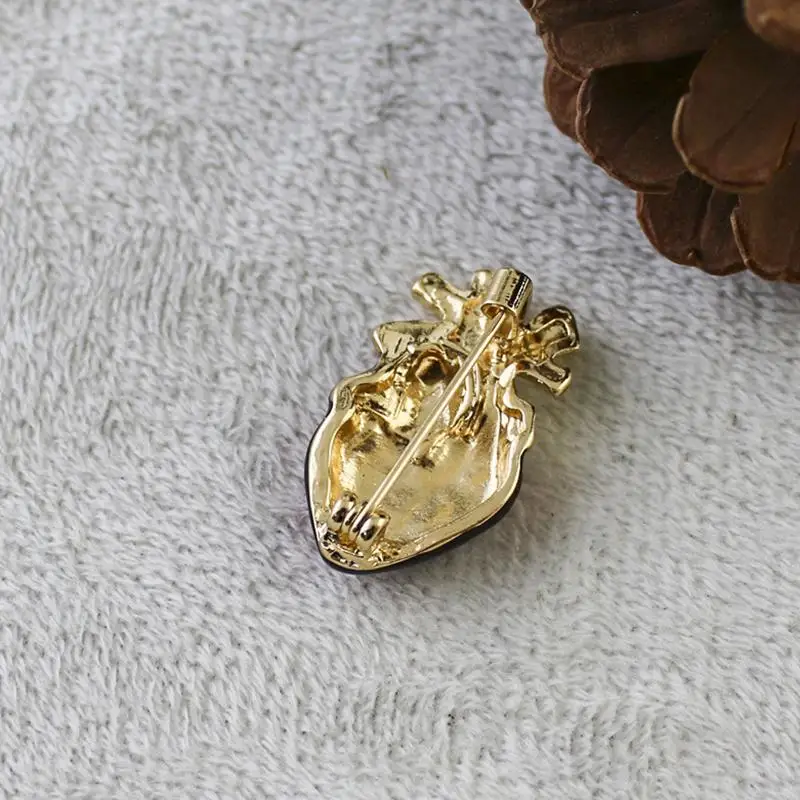 Enamel Heart Brooch Unisex Organ Pin For Women Human Body Fashion Badge For Nurse Doctor Medical Bag Clothes School Gift Idea