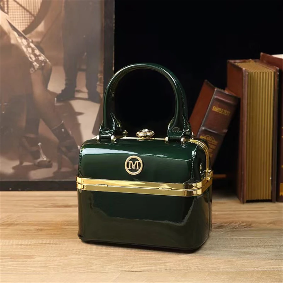 New minimalist and fashionable small handbag, high-end carriage crossbody bag, portable box bag Fashion Crossbody Bags Ladies\'