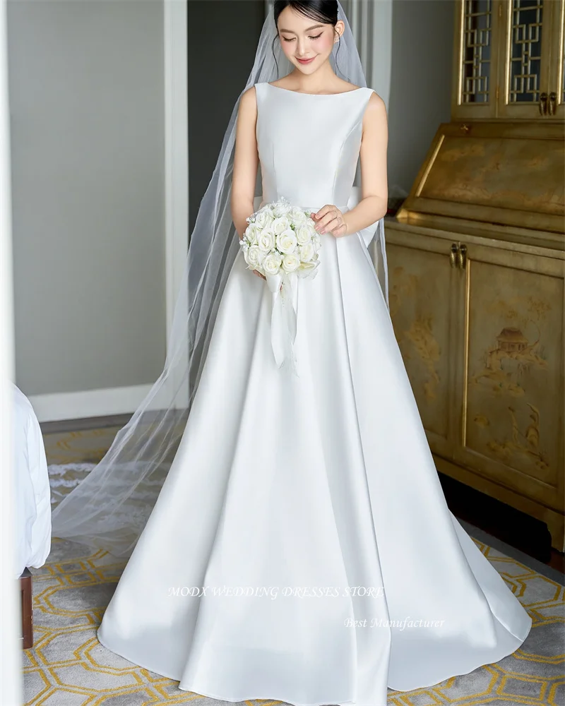 

MODX Simple A Line Soft Satin Korea Wedding Dresses Photoshoot Scoop Neck Floor Length Bridal Gowns Mariage With Long Veil