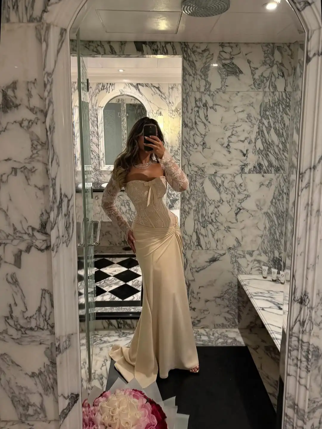 تصميم جديد مثير الحبيب القوس التطريز الدانتيل الوهم هيكل السمكة مساء اللباس كامل الأكمام مطوي حورية البحر حزب اللباس الرسمي