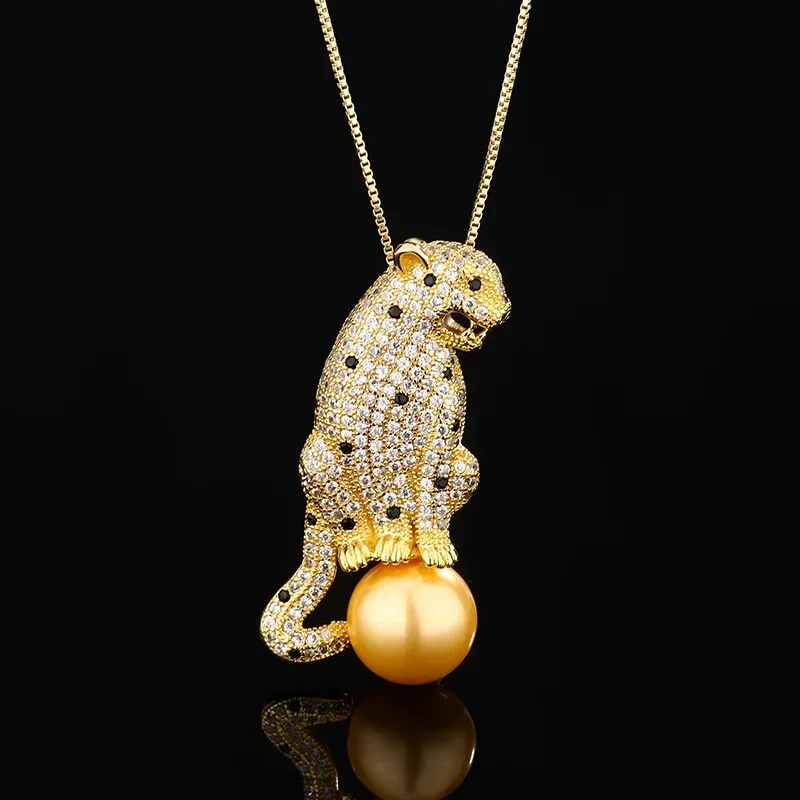 Luxur Panther Leopard White Pearl Pendant Necklace with Adjustable Chain Elegant Jewelry for Women Top Quality Cubic Zirconia