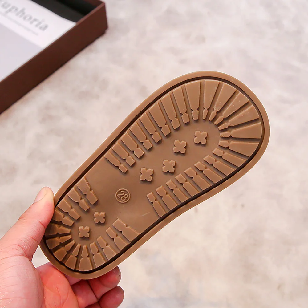 بو الجلود أحذية الشتاء للأطفال الاتجاه أزياء الأطفال أفخم الأحذية سميكة الدافئة أحذية قطنية للبنين بنات المخملية الأحذية الدافئة