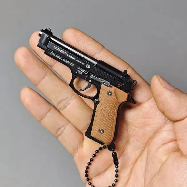 Mini 92F Beretta Gun Keychain Pistol Keychain Fidget Toy Mini Pistol Shape Keychain Alloy Gun Keychain for Gift