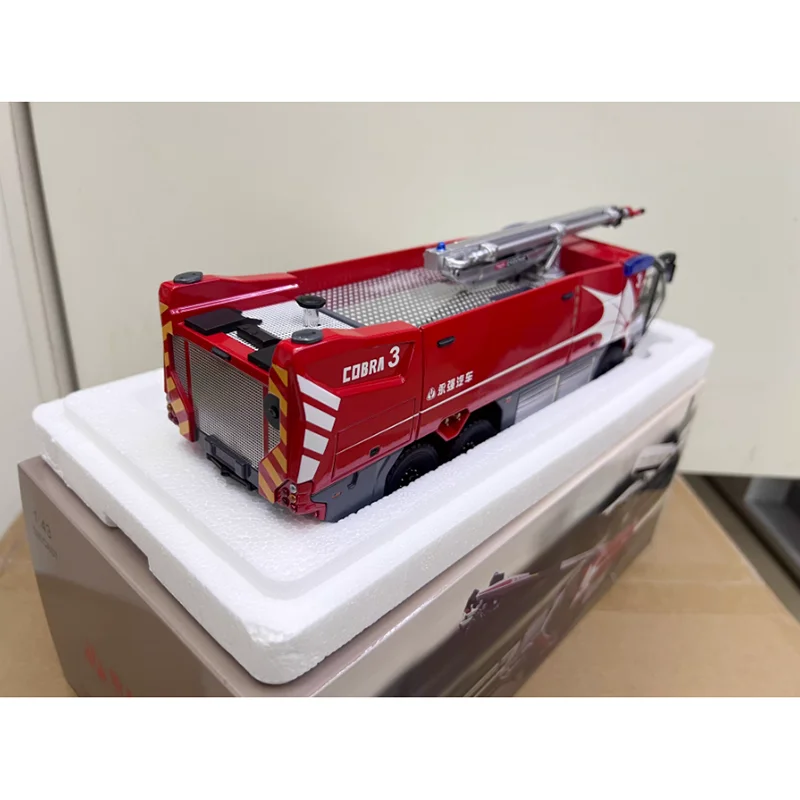 Diecast escala 1:43 COBRA 3 aeropuerto espuma principal motor de bomberos aleación modelo de coche colección adornos de recuerdo regalo de exhibición