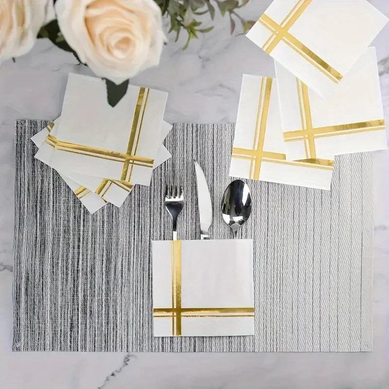 Weiße und goldene Servietten – Set mit 40 Einweg-Cocktail- und Dessertservietten mit Goldbesatz, perfekt für Hochzeitsfeiern und Events – Detail 7