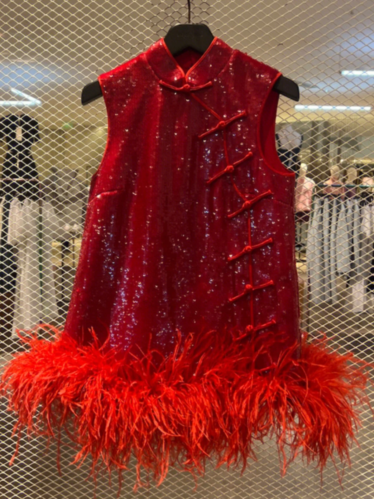 New Chinese Feminine Chic Red Retro Dresses Women's 2024 Autumn New Dresses High-end Sequined Feather Stitching Sleeveless Dress