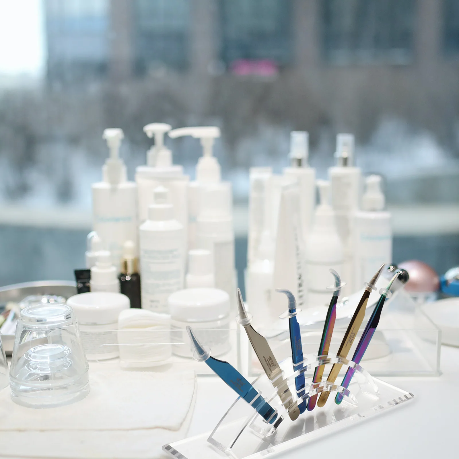 1Pcs Transparent Acrylic Tweezers Storage Rack Organizer Eyelash Extension Forceps Stand Durable Makeup Tool Holder