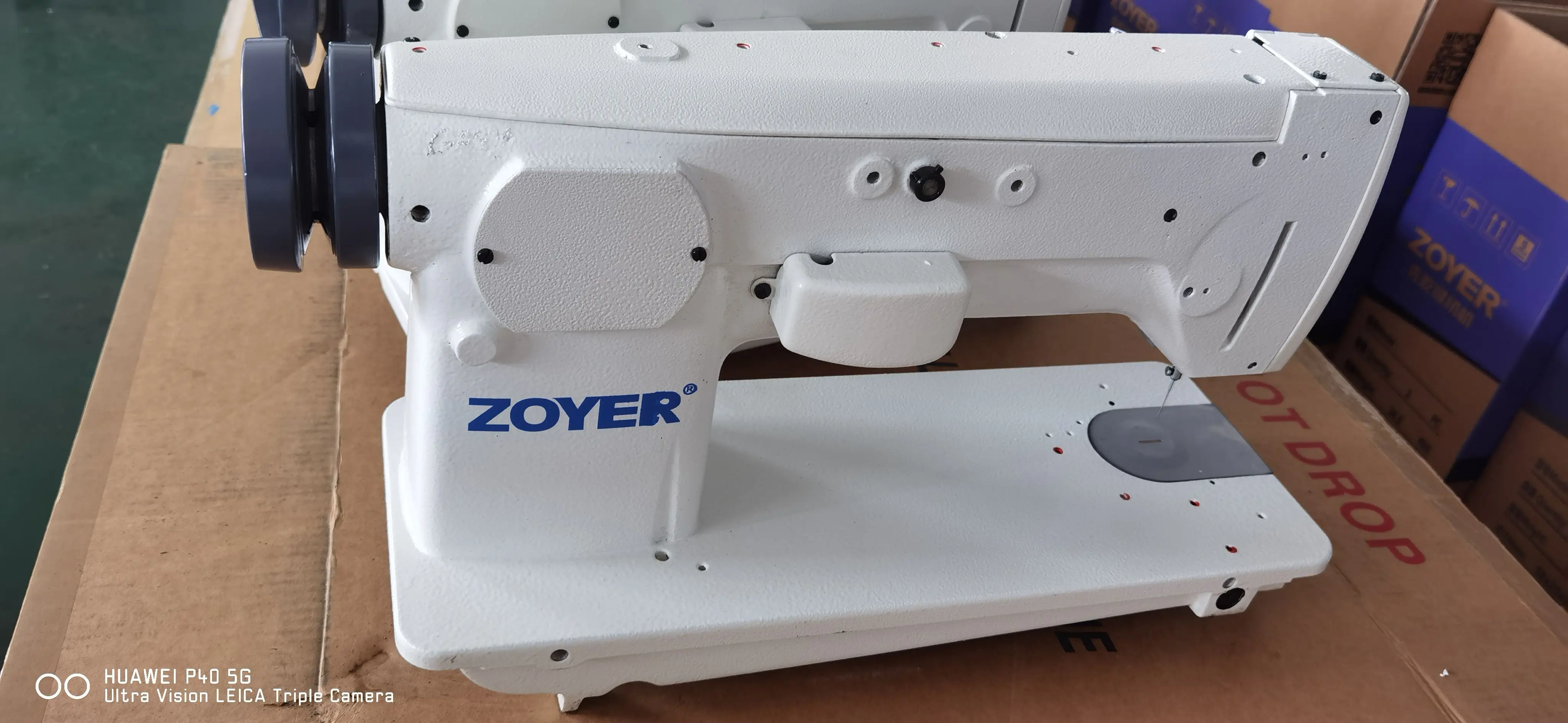 ZOYER ZY-271 إبرة واحدة متعددة الوظائف تغذية سفلية متعرج ماكينة خياطة مطرزة بفتحة دائرية ماكينات خياطة