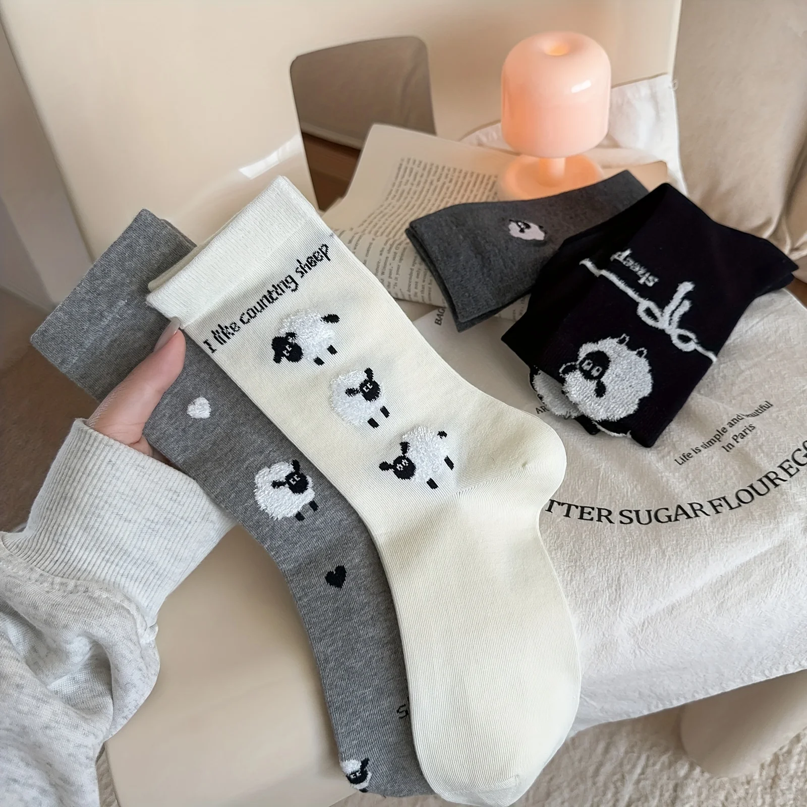 4 قطع من جوارب الأغنام النسائية - جوارب كاجوال رمادية ناعمة، تصميم حيوان لطيف، مريح لجميع المواسم