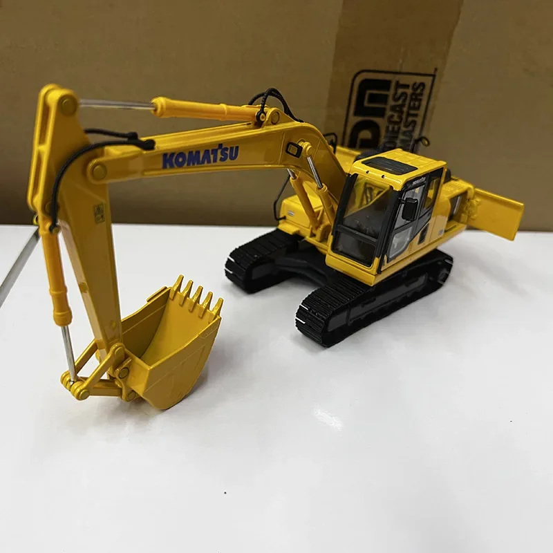 Diecast 1:43 Scale KOMATSU PC200-8M0 Excavator Alloy Engineering Vehicle Model Collection Souvenir Display Ornaments