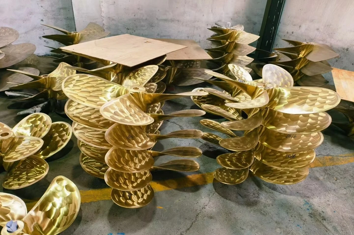 Manufacturer High Quality Bronze Cu3 Marine Rudder Propeller With Nozzle
