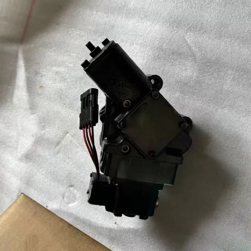 Hydraulic Valve MCV116A3204 MCV105C3023 Pilot Pressure Control Valve Cast Iron 35MPa Precise Regulation For Excavator