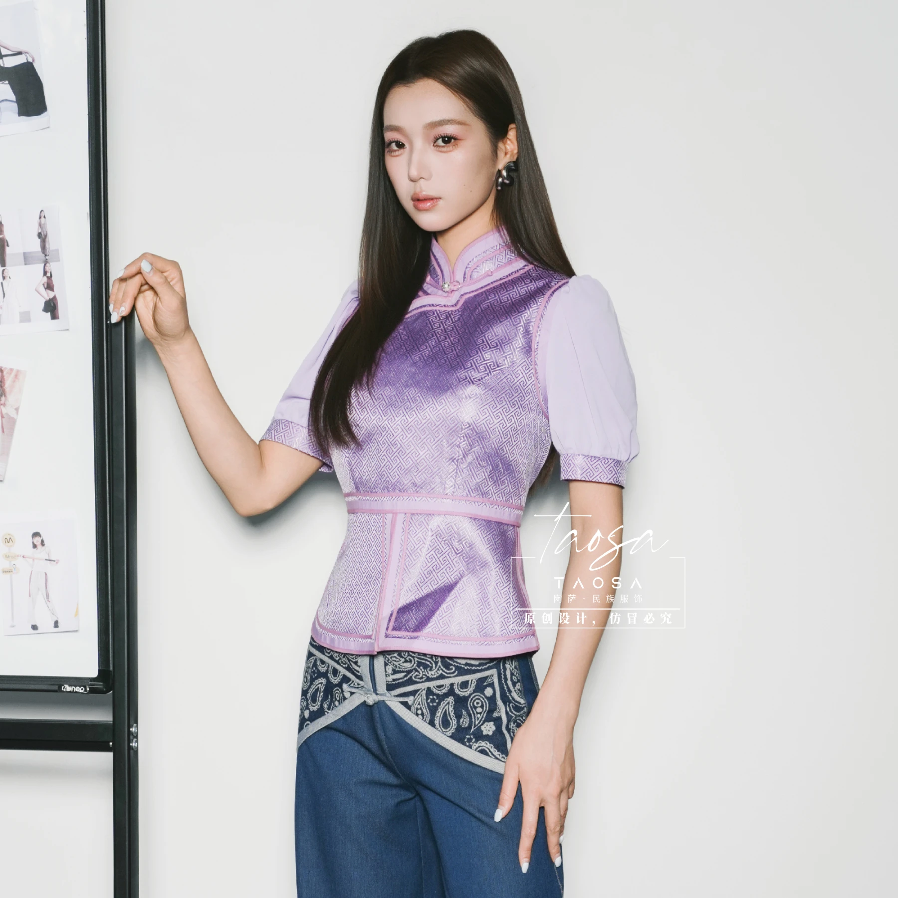 

Блузка из шелковой парчи с короткими рукавами, элегантная и индивидуального кроя