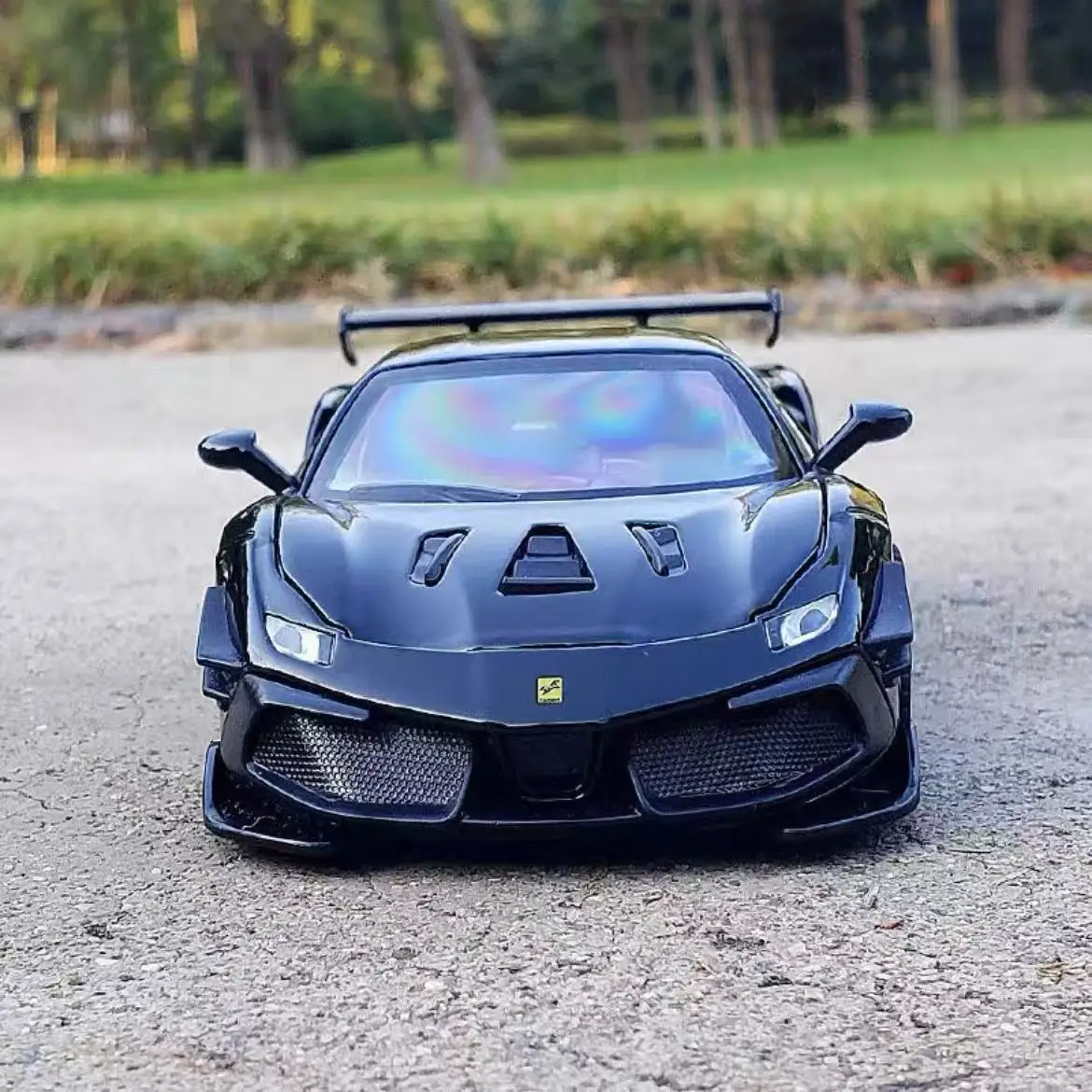 1: 32 Ferrari 488 supercar z dźwiękiem i lekkim stopem, tylna ciągnąca zabawka dla dzieci, modne zabawki dla dzieci