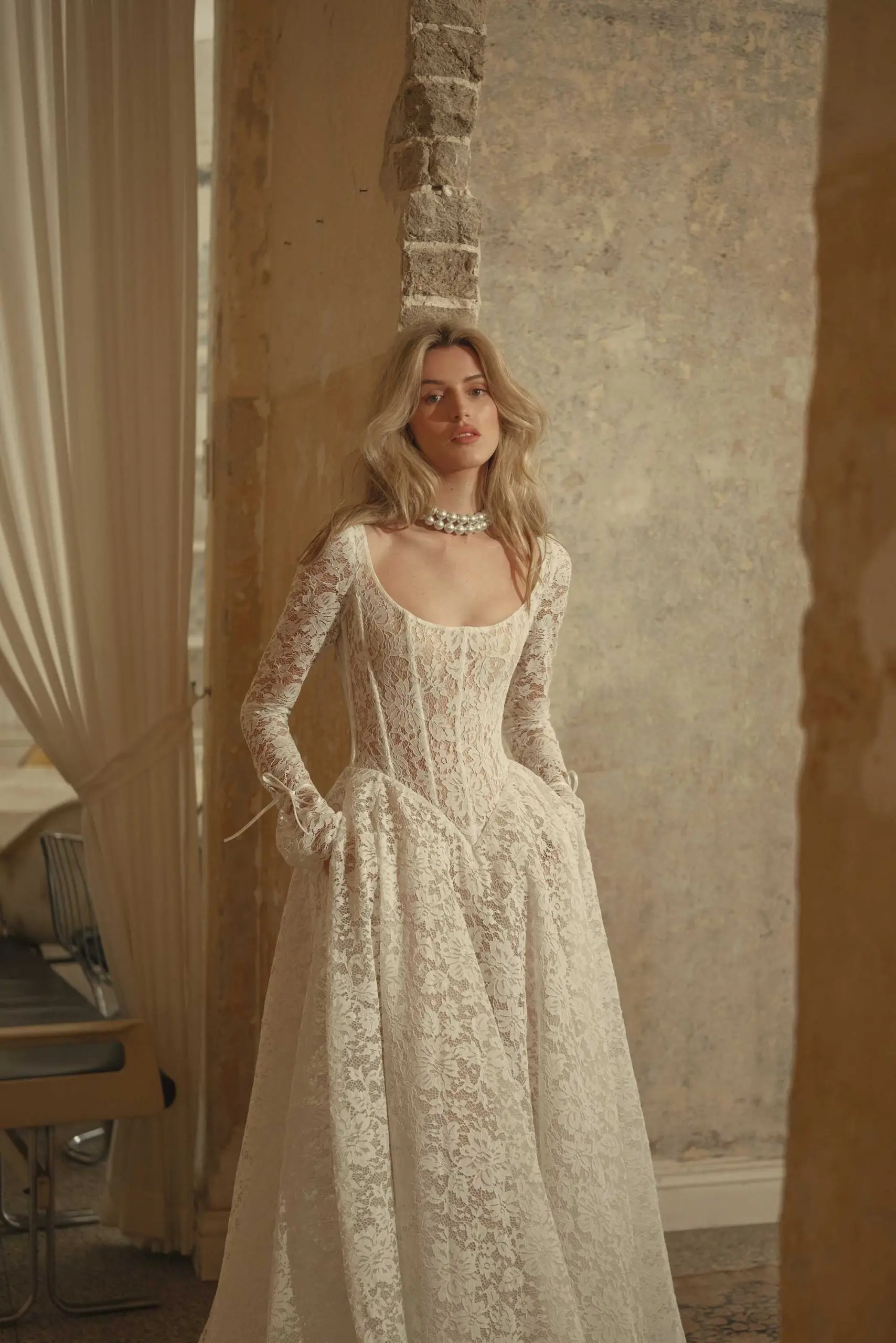 Suknie ślubne koronkowe, suknie balowe dla panny młodej, suknie z długim rękawem, minimalistyczne eleganckie suknie ślubne do ślubu cywilnego szyte na miarę.