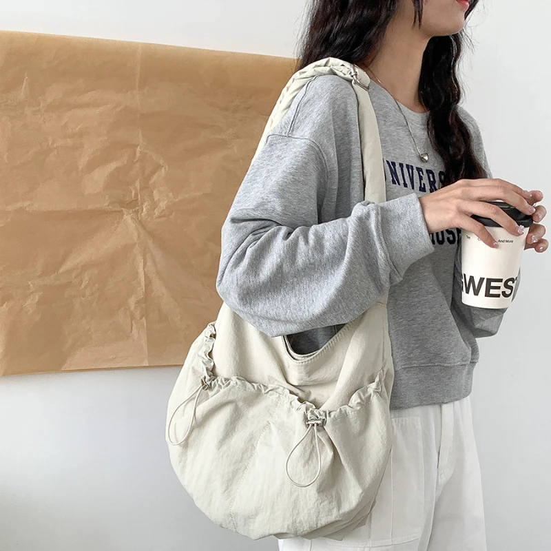 On-Season Korean Style Niche Pleated Crossbody Bag Cloud Bag Casual Lightweight Hundred Shoulder Nylon Cloth Female Tote Bag