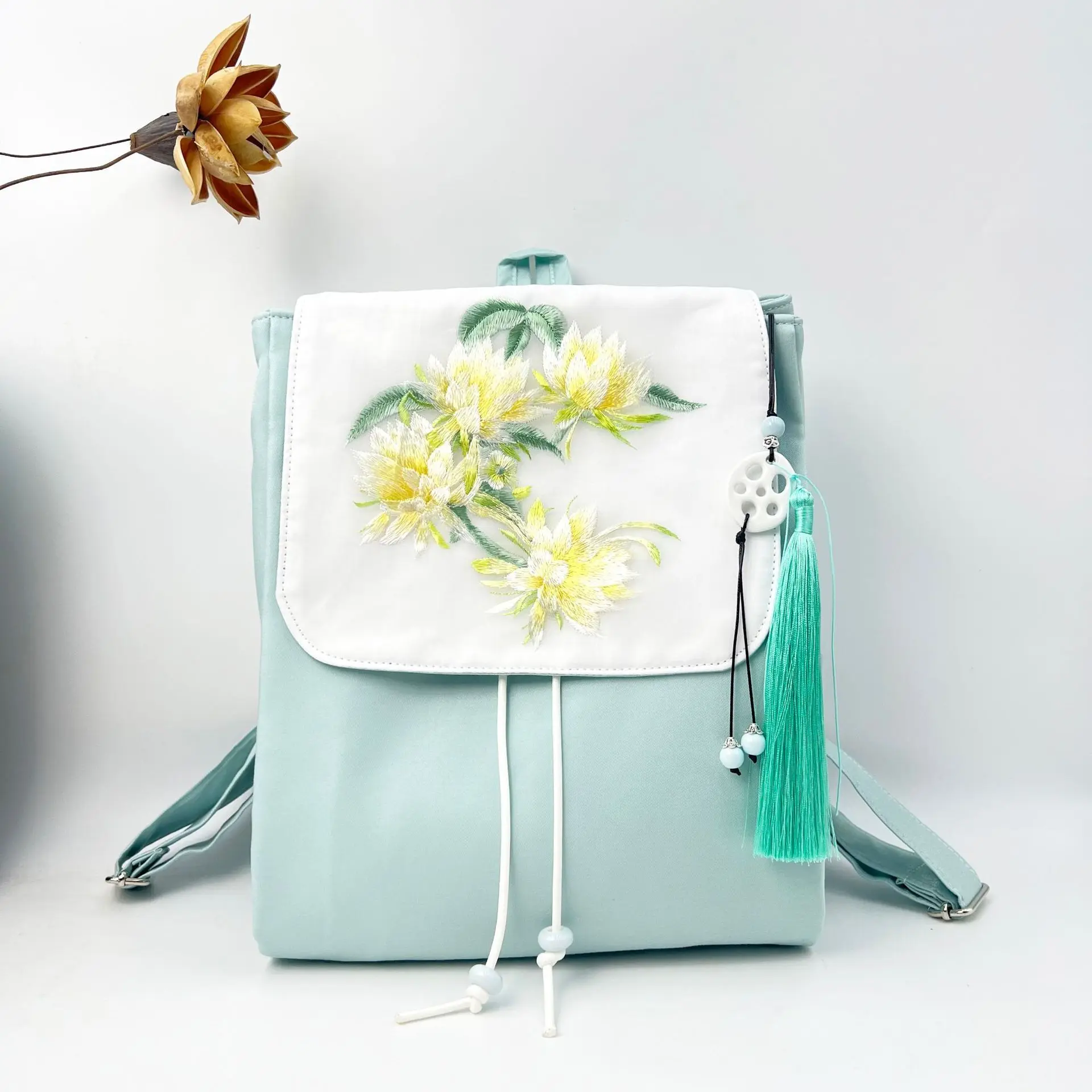 

Women's Flower Embroidered Flower Tassel Backpack Chinese Style Hanfu Bagpack With Casual Pendant Girls Handbag