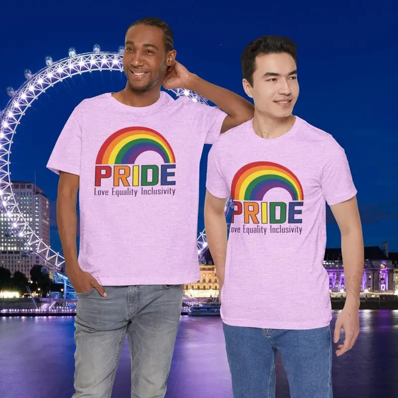 

Футболка с надписью Gay Pride Love Equality Inclusivity LGBTQ Rainbow Flag Month