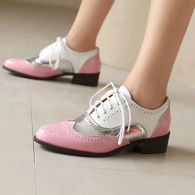 

Women Brogue Oxford Shoes Retro Wingtip Lace-up Low Block Heel Style British Style Casual Office Dress Shoes Outdoor Footwear