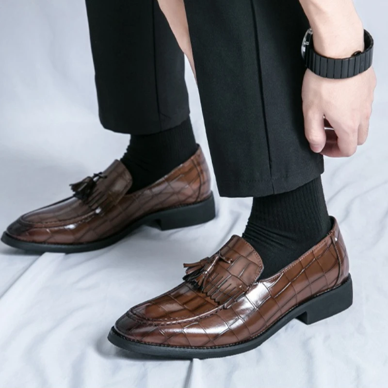 New Loafers for Men Tassels Red Sole Round Toe Slip-On Spring Autumn Men Dress Shoes Wedding  Size 38-48
