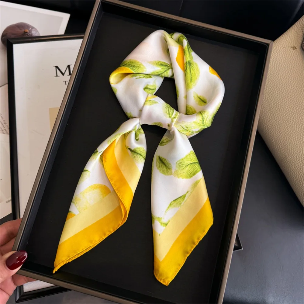 Elegante pañuelo cuadrado de seda con estampado de limones para mujer, diadema, cinta para el pelo, chales y envolturas de primavera, novedad.
