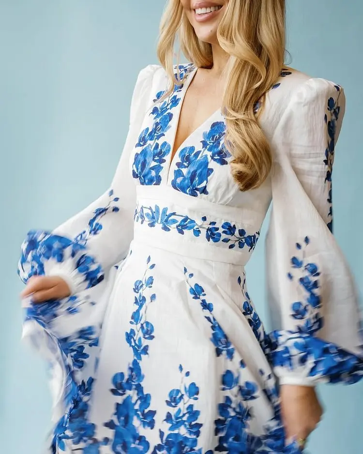 Traje de baño Floral de una pieza para mujer, traje de baño de manga larga, conjunto estampado azul, Vestido de playa, ropa de estilo de vacaciones, falda Maxi, vestido veraniego