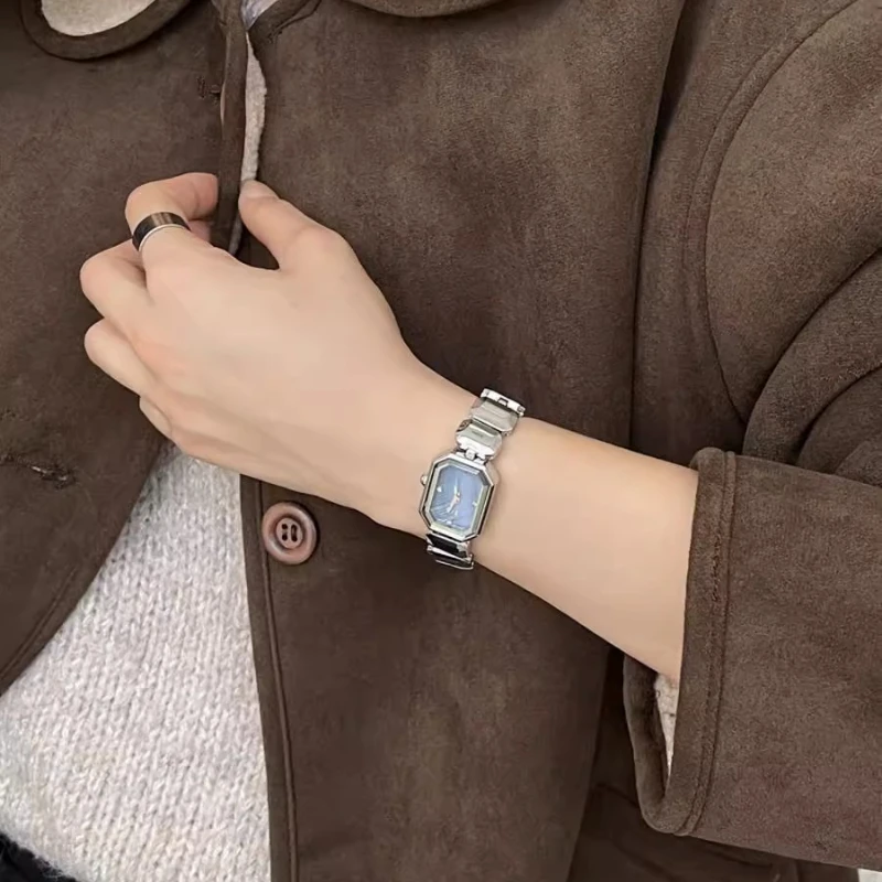 Orologio da donna classico di tendenza elegante semplice blu trasparente 2025 orologio al quarzo impermeabile regalo di compleanno