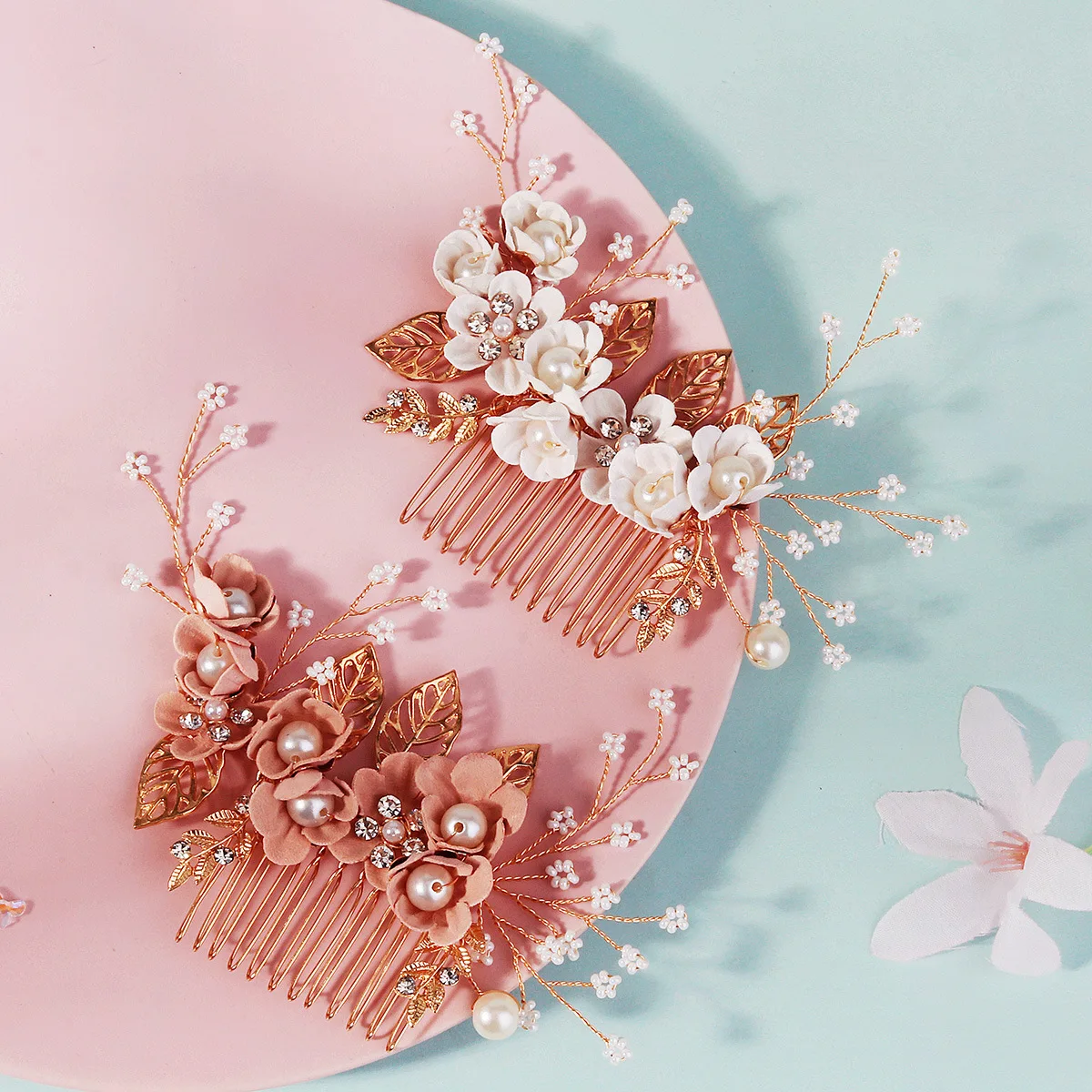 New Korean-Style Floral Bridal Hair Comb Delicate Metal Leaf Hair Clip Headpiece Luxury Pearl Beaded Hairpin Hair Accessories