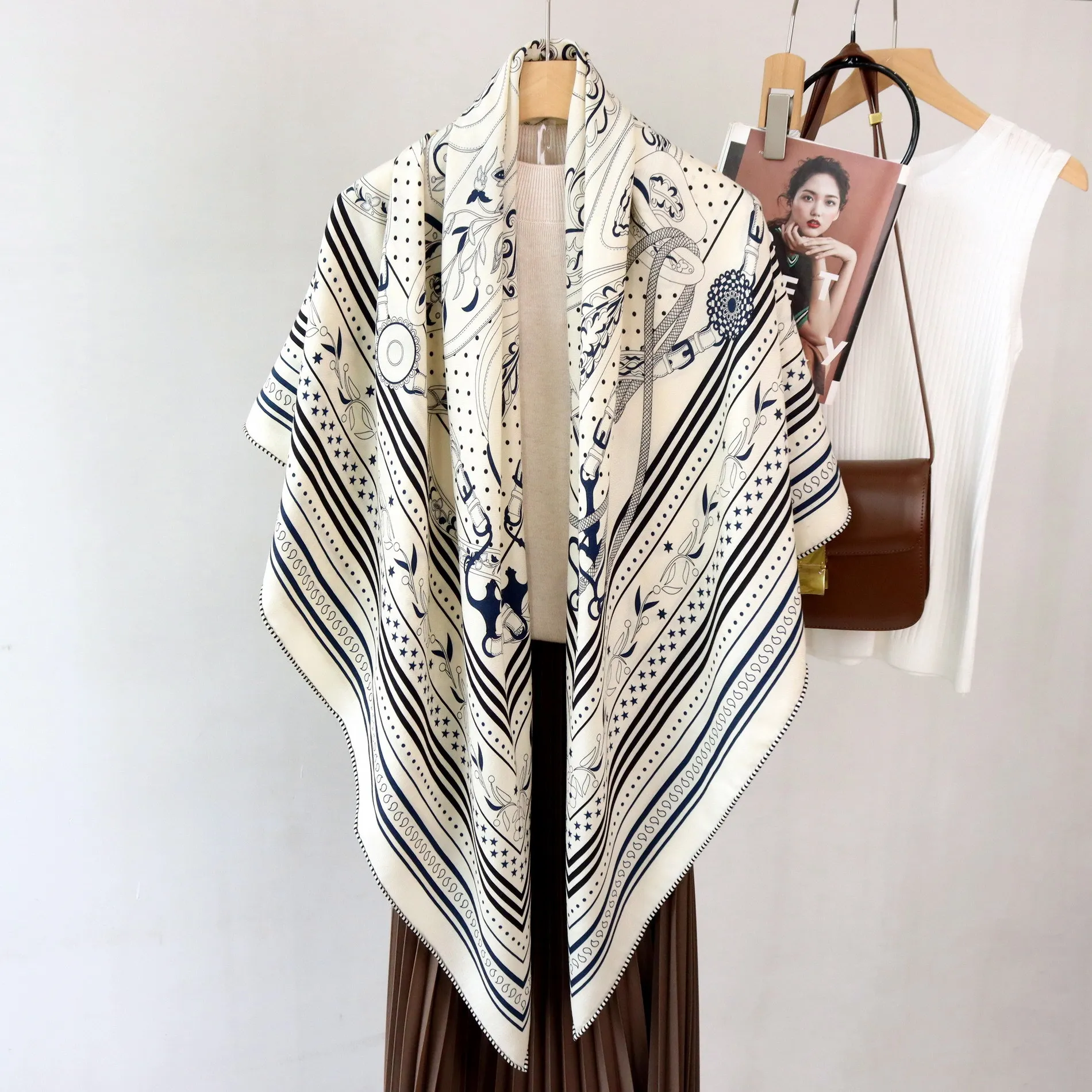 

High-end Elegant Women Exquisite Amazon Celebration Double-sided Print Quality Silk and Wool Hand-rolled Edge Square Scarf Shawl